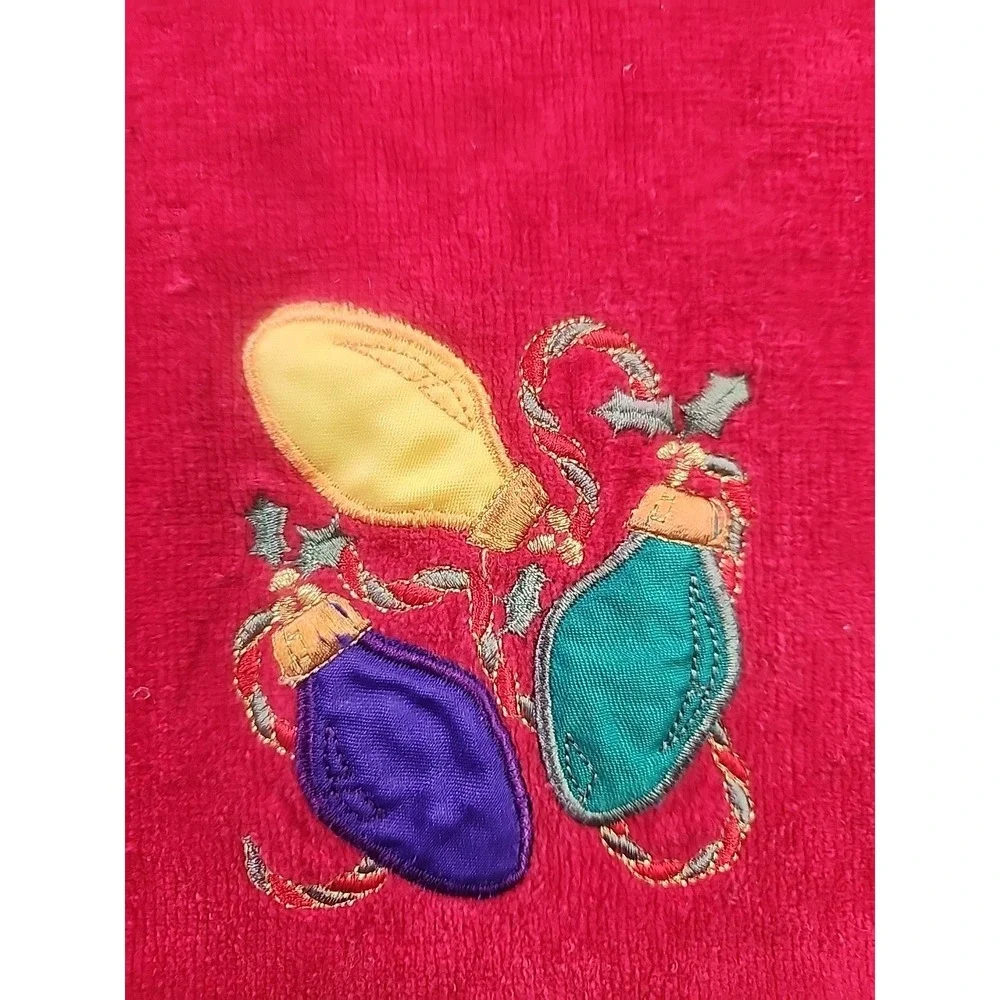 Vintage Embroidered Christmas Hand Towel With Christmas‎ Lights Red